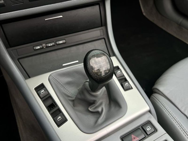 BMW Řada 3 318Ci / CABRIO - fotka 30 z 39