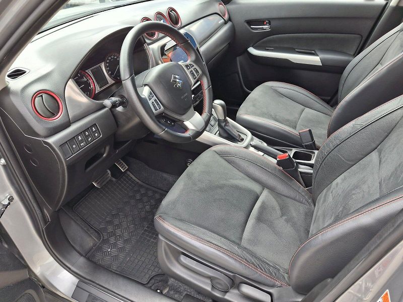 Suzuki Vitara (2017) Automat 4x4 1,4i 103kW - fotka 6 z 33