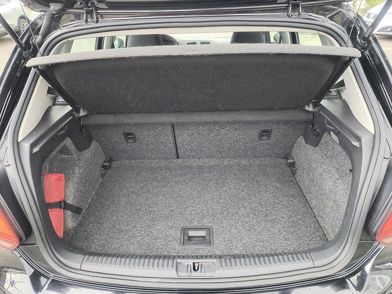 Volkswagen Polo (2009) 1.4 63KW/AC/PDC/ALU/VYHŘ.SEDAD - fotka 14 z 42