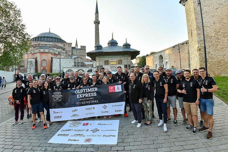 V loňském roce se při první jízdě Oldtimer Expressu jeho účastníci vydali do Turecka.