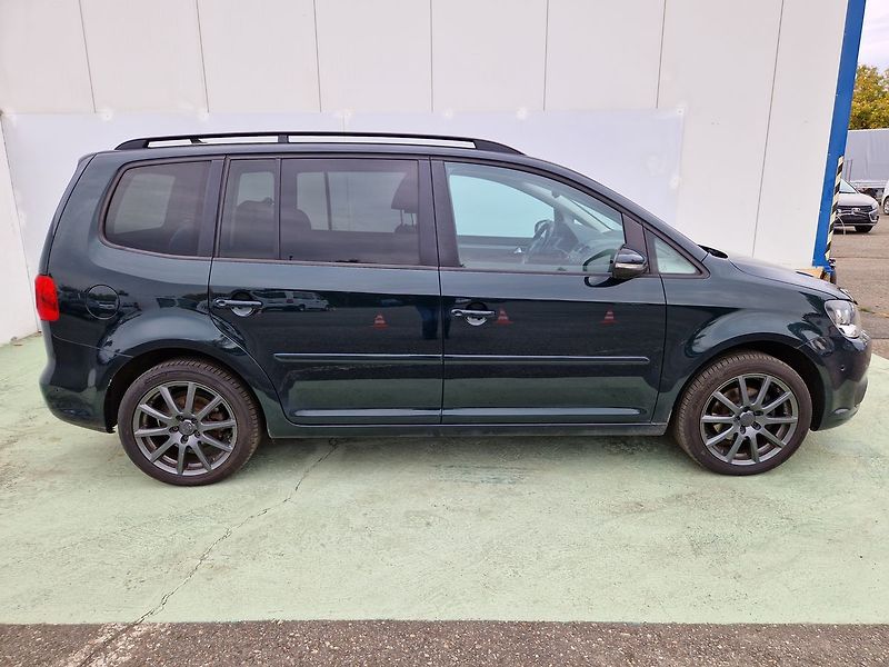 Volkswagen Touran Comfortline 1.2 TSI 7 míst - fotka 5 z 35