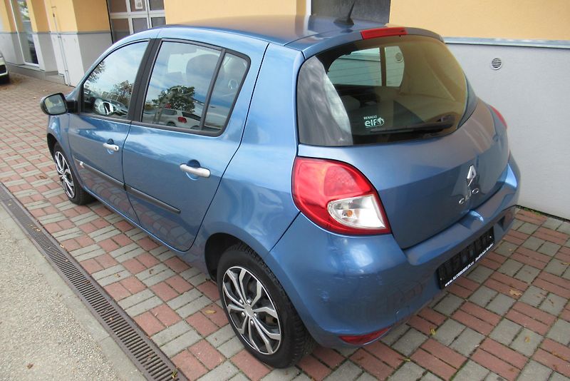 Renault Clio 1.2i  KLIMA  NAVIGACE - fotka 5 z 21