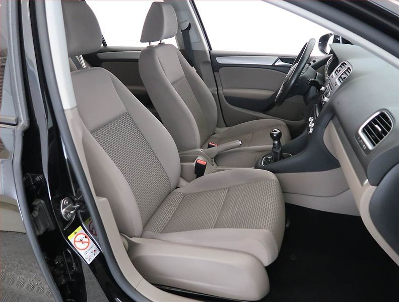 Volkswagen Golf (2009) 1.4 16V, ČR,1.maj, Serv.kniha - fotka 9 z 14