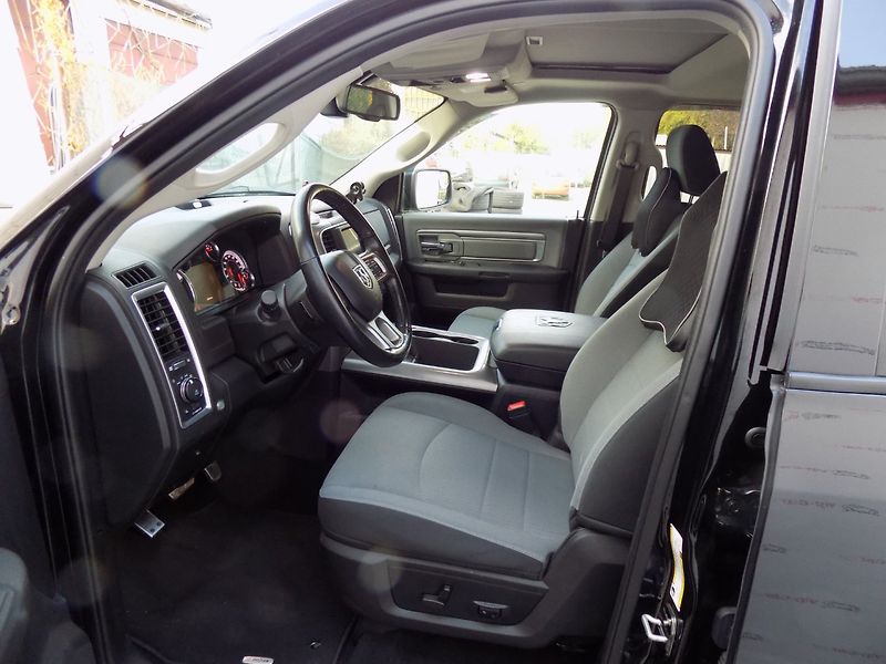 Dodge RAM 1500 (2022) 5.7 HEMI/CREW CAB/ČR/DPH/LED/ - fotka 12 z 40