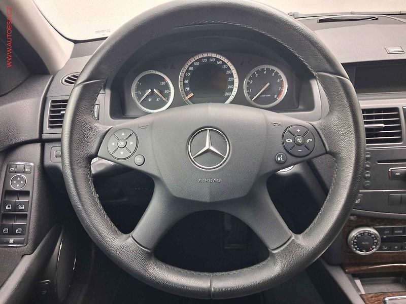 Mercedes-Benz Třídy C (2008) 2.5i C230, Elegance, TZ - fotka 11 z 18