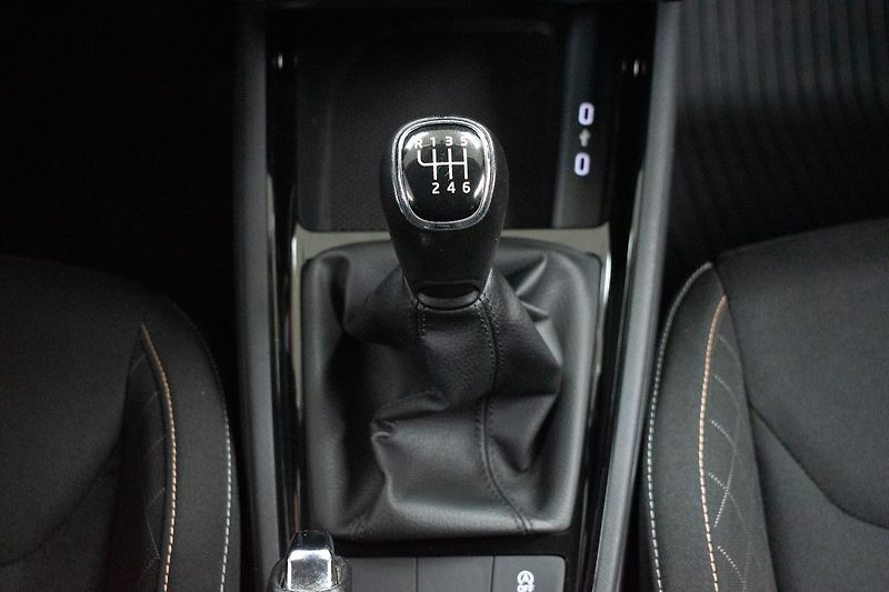 Škoda Scala 1.6 TDI DRIVE 125 YEARS*ČR 1.M - fotka 18 z 36