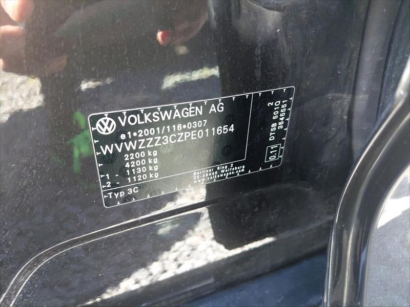 Volkswagen Passat 2,0 TDI TAŽNÉ,KAMERA - fotka 12 z 12