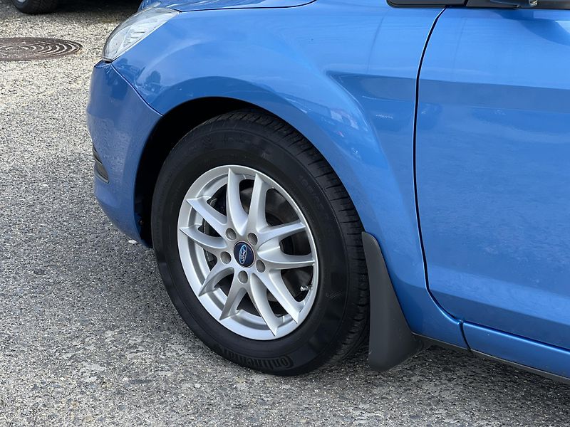 Ford Focus 1.4i 16v KOUPENO V ČR 1.MAJ. - fotka 31 z 33
