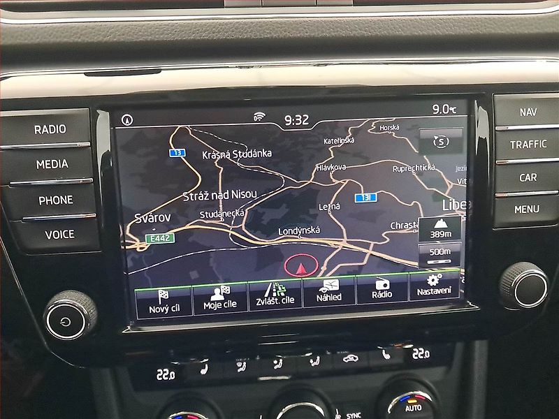 Škoda Superb (2017) 2.0 TDI, Automat, Navi, Xenony - fotka 13 z 18