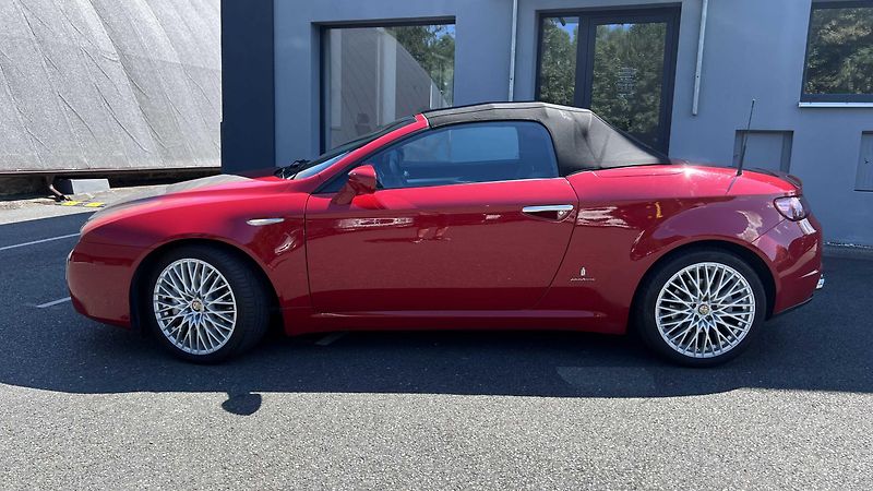 Alfa Romeo Spider 3.2 V6 JTS Q4 191kW - fotka 2 z 24