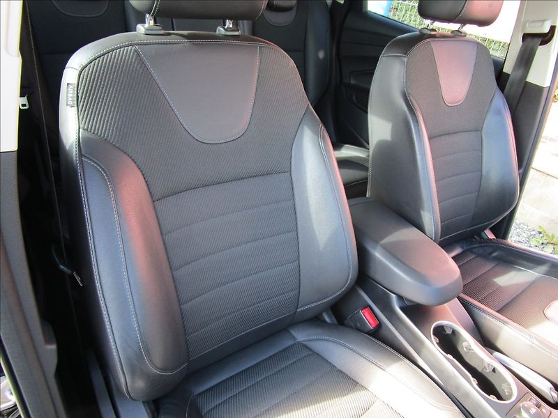 Ford Kuga 1.5 EcoBoost AWD, automat - fotka 19 z 42