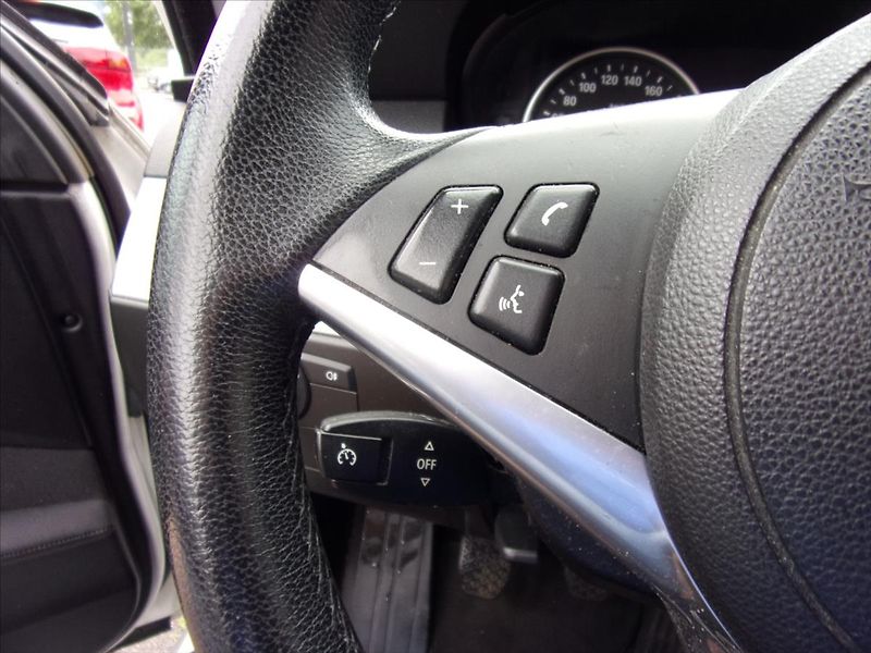 BMW Řada 5 3,0 525d xDrive Touring - fotka 21 z 23
