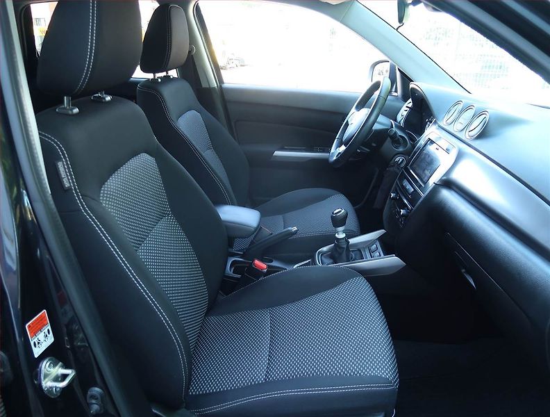 Suzuki Vitara (2023) Premium 1.4 BoosterJet - fotka 9 z 19