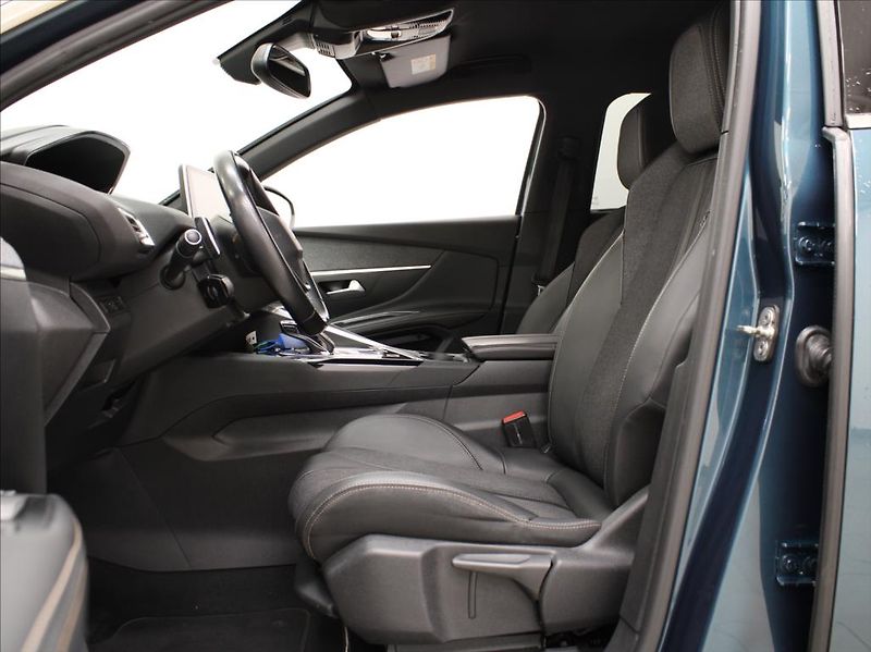 Peugeot 5008 2,0 HDi 130kW AT GT-line 1.maj - fotka 6 z 22