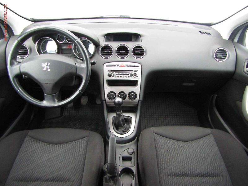 Peugeot 308 (2011) 1.6 i, ČR, AC, temp, tažné - fotka 8 z 16