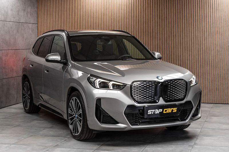 BMW iX1 xDrive30 REZERVACE - fotka 3 z 47