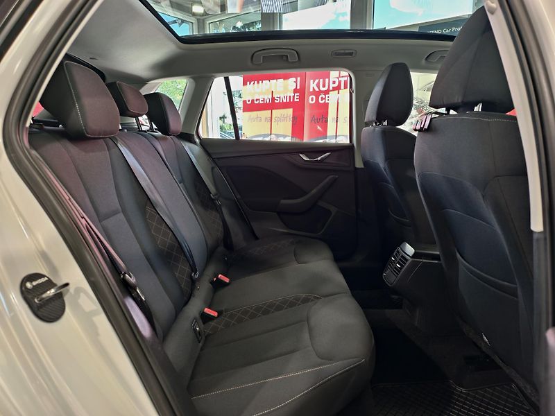 Škoda Kamiq 1.5 TSi 110kW KAMERA, PANORAMA - fotka 11 z 22