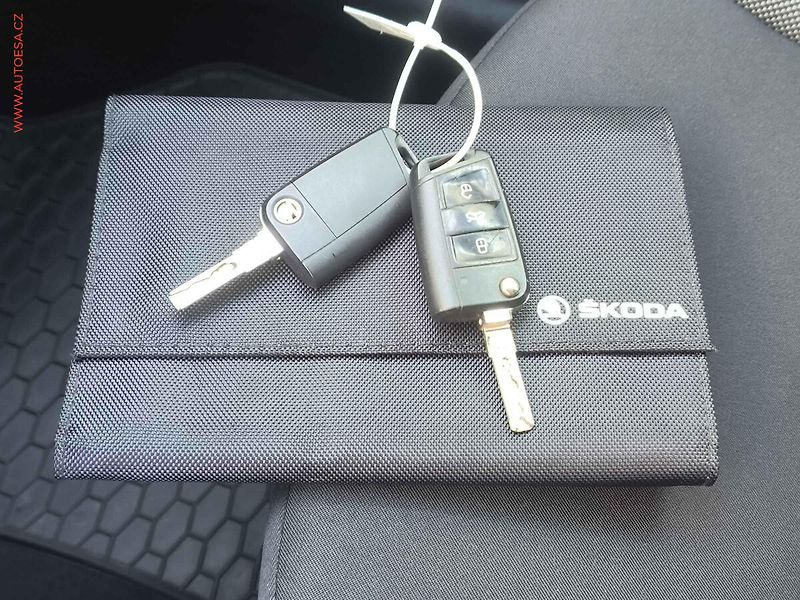 Škoda Octavia (2018) 1.5 TSI, Navi, AC, temp - fotka 22 z 22