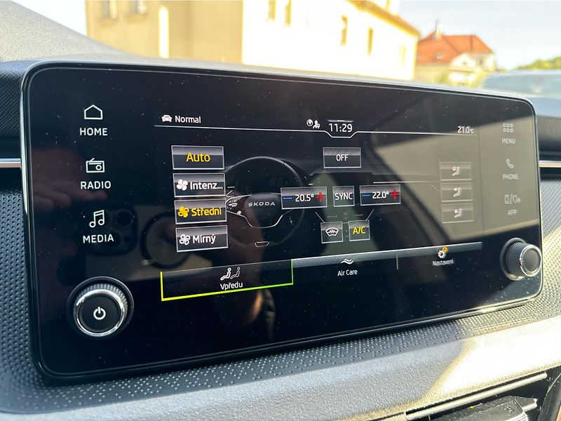 Škoda Scala 1,0 TSI Selection - fotka 14 z 22