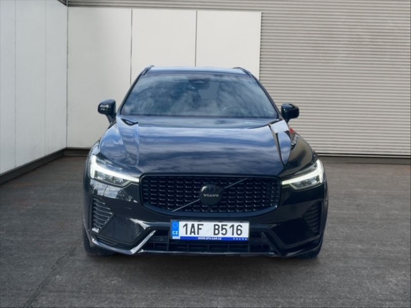 Volvo XC60 2,0 B5 AWD Plus Black Ed. AT - fotka 2 z 11
