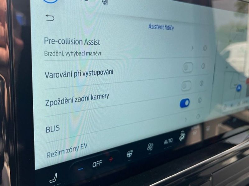 Ford Tourneo Custom 2.0i,171KW,CZ,DPH,1.MAJ - fotka 22 z 30