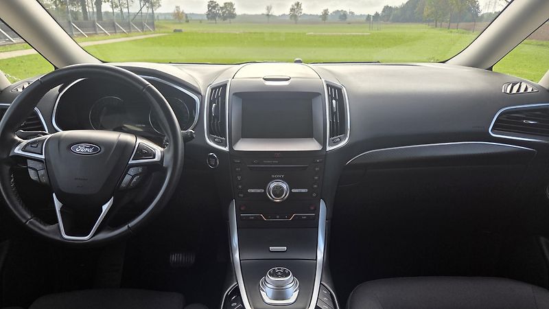 Ford Galaxy (2023) 2.0 EcoBl 110kW AT TITAN DPH - fotka 18 z 36