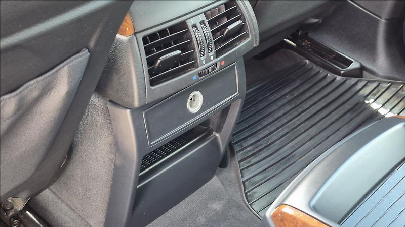 BMW X6 3,0 225 Kw 35i xDrive ČR 2.maj - fotka 19 z 19