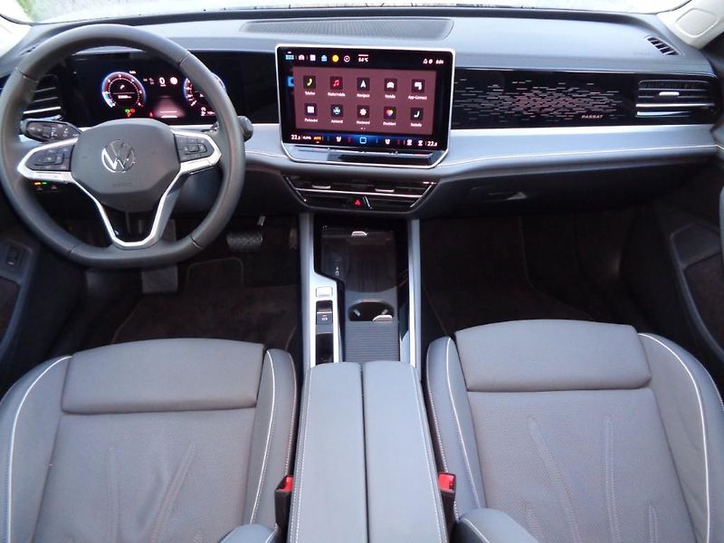 Volkswagen Passat 2.0 TDI DSG Elegance  110 kW - fotka 10 z 30