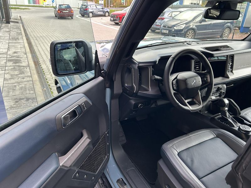 Ford Bronco 2.7 EcoBoost 246kW OUTER BANKS - fotka 14 z 36