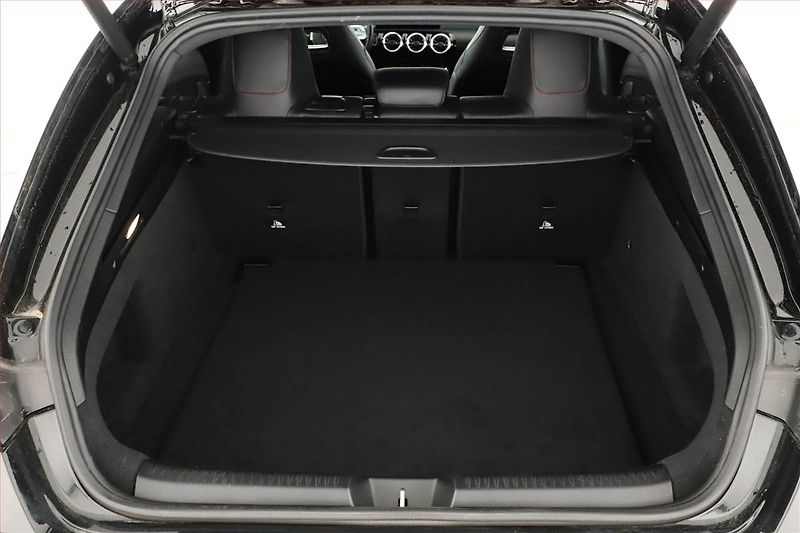 Mercedes-Benz CLA (2021) 200 - fotka 11 z 21