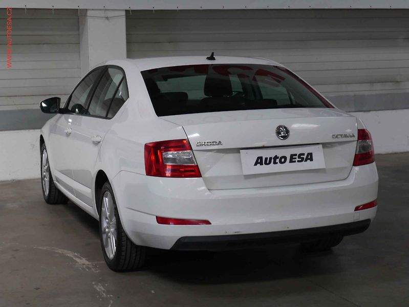 Škoda Octavia (2014) 1.4 G-TEC, ČR, bixen, autoAC - fotka 4 z 18