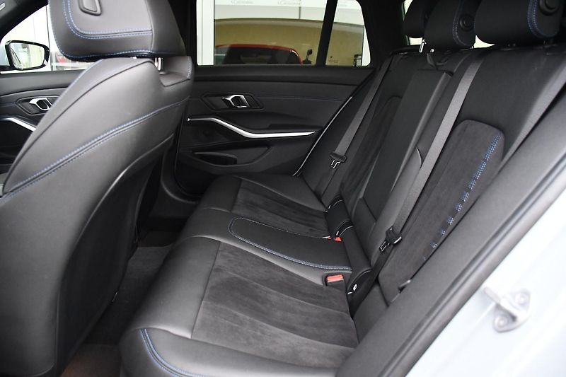 BMW Řada 3 320d xDrive M-SPORT 3L-ZÁRUKA  - fotka 19 z 41