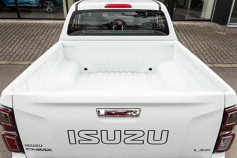 Isuzu D-Max 1,9 D AT 4x4  LSE DoubleCab - fotka 7 z 19
