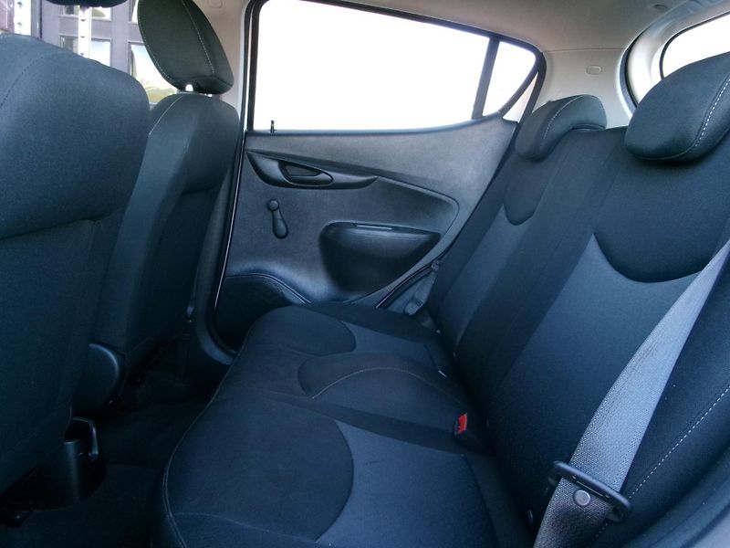 Opel Karl (2016) 1,0L KLIMA TEMP 9x AIRB - fotka 14 z 27