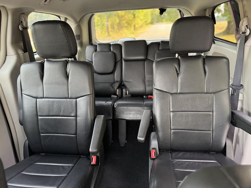 Dodge Grand Caravan (2016) 3.6 V6 SERVISNÍ KNIHA - fotka 14 z 35