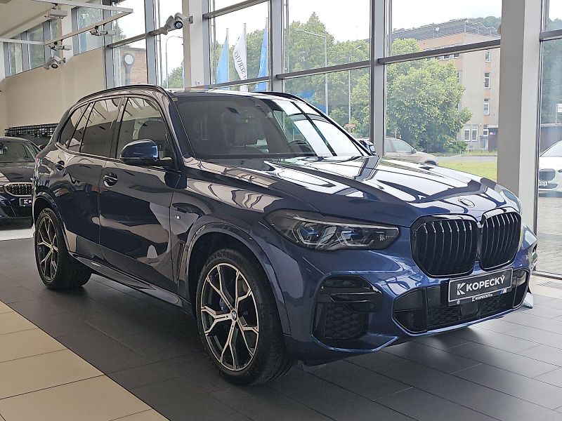 BMW X5 xDrive30d M sportovní paket - fotka 5 z 30