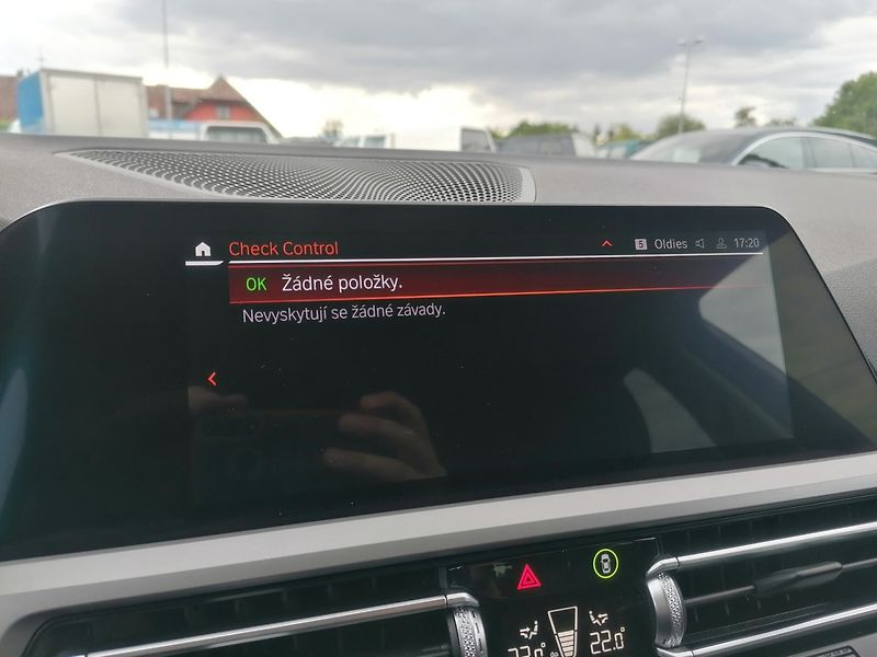 BMW Řada 3 (2021) 2.0 318D A/T Kůže - fotka 18 z 33