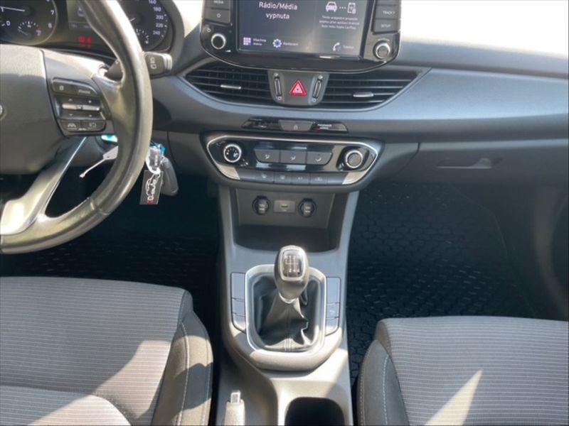 Hyundai i30 1,0 TGDI Family Comfort - fotka 10 z 11