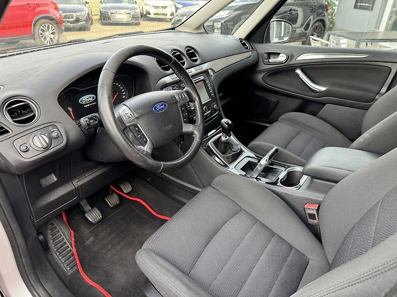 Ford Galaxy (2013) 2.0TDCi Titanium Navi Tažné Z. - fotka 24 z 46
