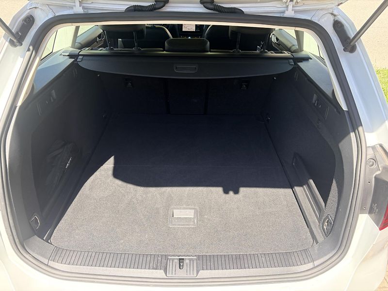 Volkswagen Passat 2.0TDI 110KW HIGHLINE DSG LED - fotka 41 z 46