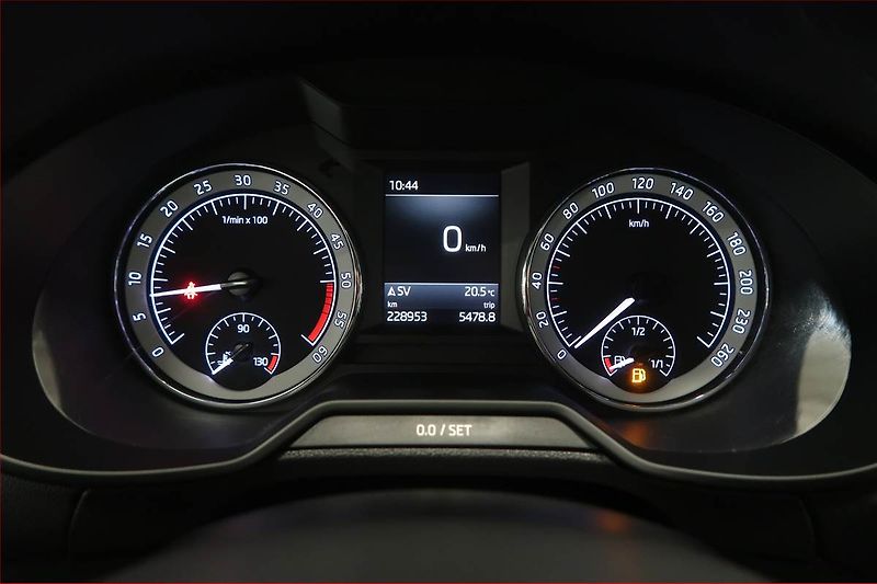 Škoda Octavia (2017) 2.0 TDI, Navi, Tempomat - fotka 11 z 18