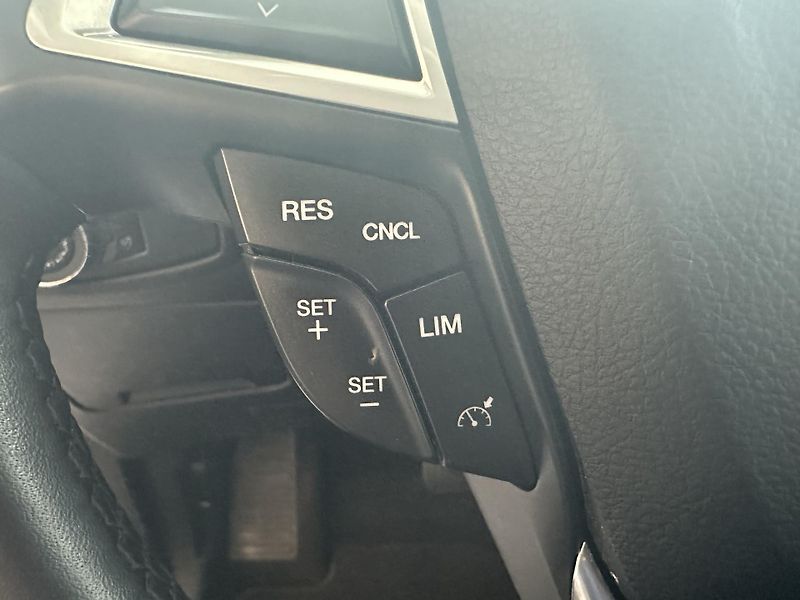 Ford S-MAX Business 2.5i HEV 190k aut. - fotka 14 z 28