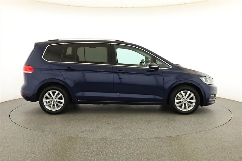 Volkswagen Touran (2019) 2.0 TDI, 7 míst, Serv.kniha - fotka 6 z 17