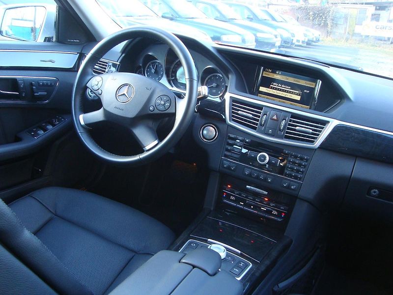 Mercedes-Benz Třídy E (2008) E 500,1.Maj. v ČR,Servisní k. - fotka 39 z 74