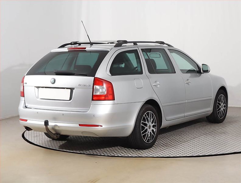 Škoda Octavia (2011) 1.6 TDI, Tempomat - fotka 5 z 14