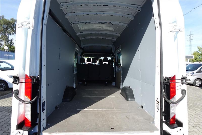 Ford Transit 2,0 TDCI  JUMBO 6MÍST KLIMA - fotka 16 z 41
