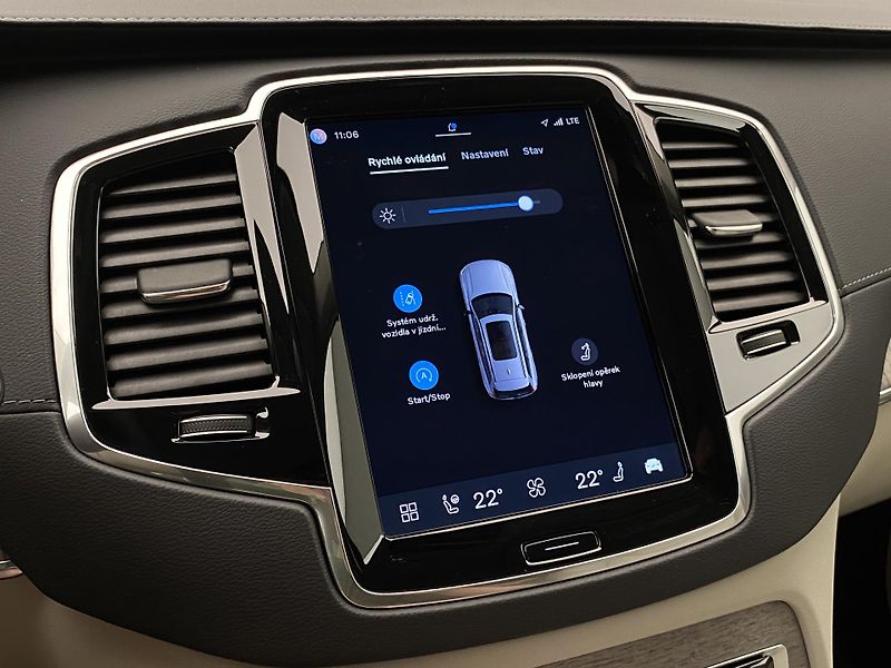 Volvo XC90 B5 AWD PLUS BRIGHT AUT CZ - fotka 39 z 58