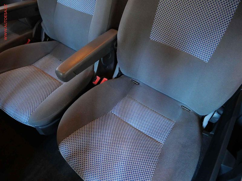 Citroën Jumper (2010) 2.2HDi 9míst LUX, ČR, AC - fotka 10 z 20