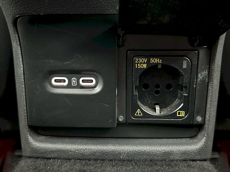 Škoda Octavia (2023) Combi 2.0 TSI 180 kW RS - fotka 35 z 40