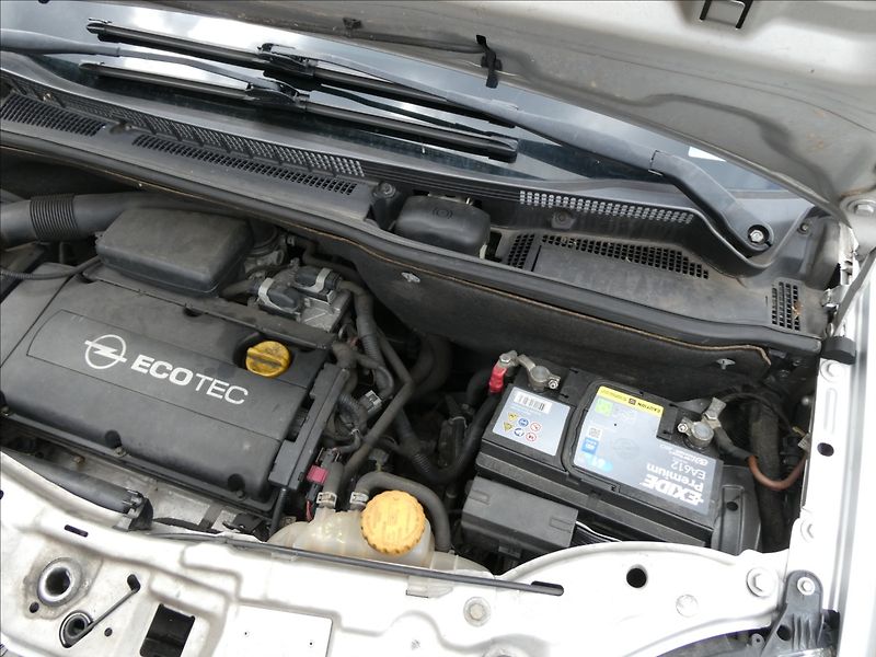 Opel Meriva 1,6 i 77kW AUTOMAT, klima - fotka 24 z 24